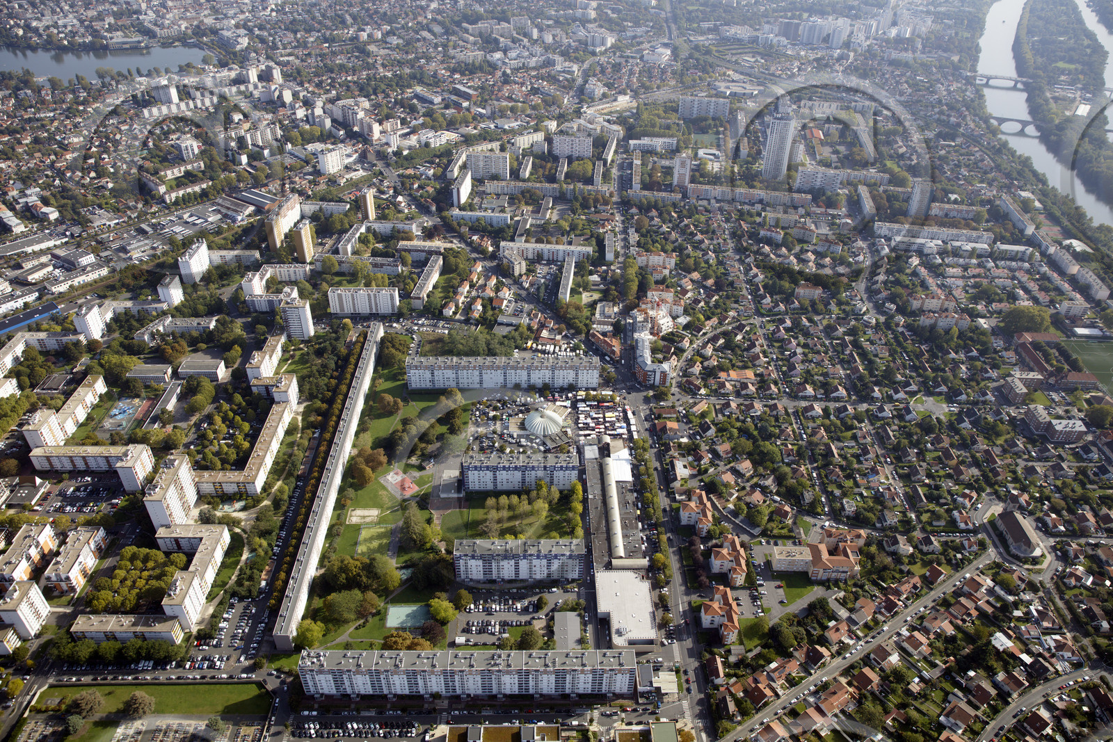 Le département du Val-d'Oise (Région Ile-de-France) en vues aériennes obliques